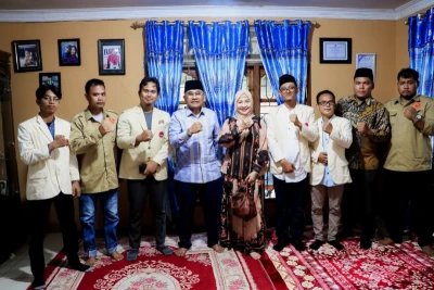 Nasyiatul Aisyiyah dan Pemuda Muhammadiyah Simalungun Silaturahmi Dengan Bupati Simalungun. - Berbagikabar.com